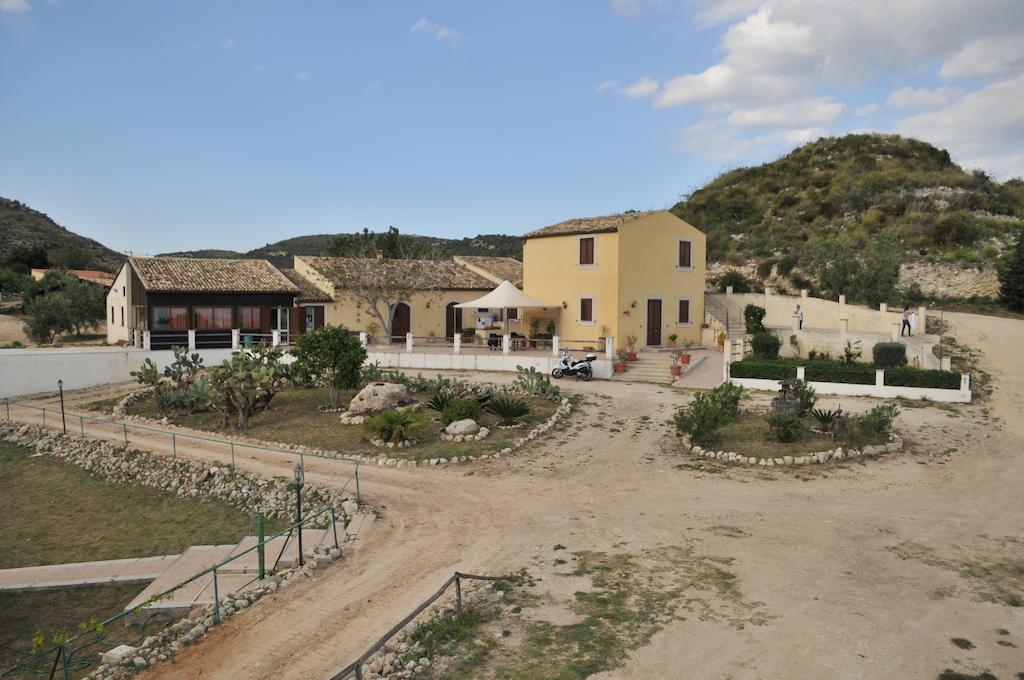 Villa Agriturismo Timpa Del Sole Noto Exterior foto