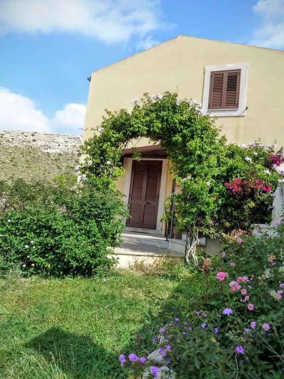 Villa Agriturismo Timpa Del Sole Noto Exterior foto